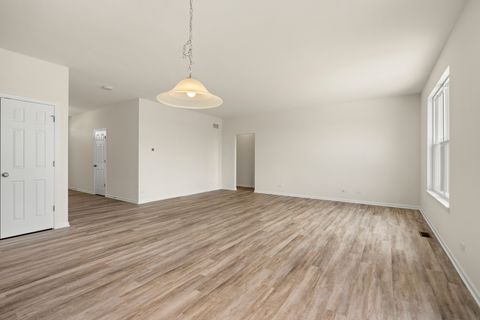 Tiny photo for 206 Cress Creek Trail, Poplar Grove, IL 61065 (MLS # 12445609)