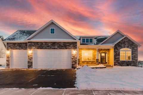 Photo of 2337 Coventry Circle S, Sycamore, IL 60178 (MLS # 12549635)