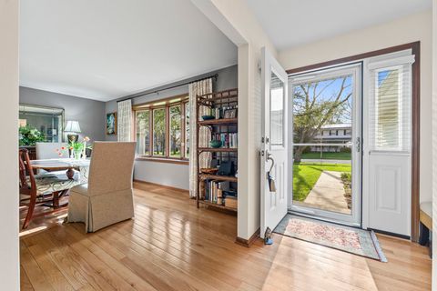 Tiny photo for 815 Carriage Drive, Algonquin, IL 60102 (MLS # 12621145)