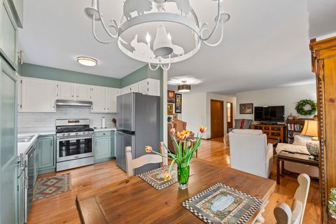 Tiny photo for 815 Carriage Drive, Algonquin, IL 60102 (MLS # 12621145)