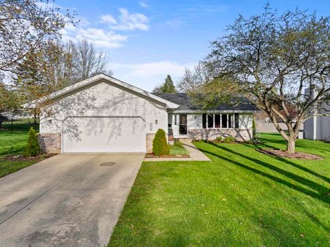 Tiny photo for 815 Carriage Drive, Algonquin, IL 60102 (MLS # 12621145)