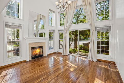 Tiny photo for 807 Fairmont Court, Des Plaines, IL 60018 (MLS # 12475701)