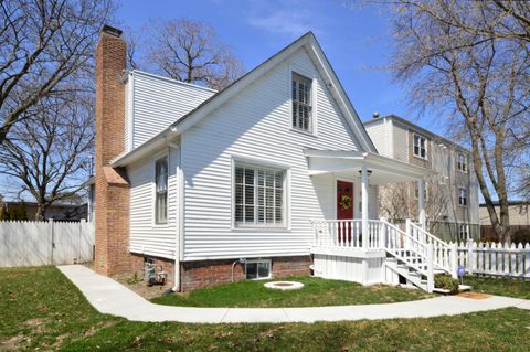 Photo of 2118 Jackson Avenue, Evanston, IL 60201 (MLS # 12470030)