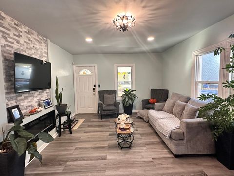 Tiny photo for 131 N KENDALL Street, Aurora, IL 60505 (MLS # 12499082)