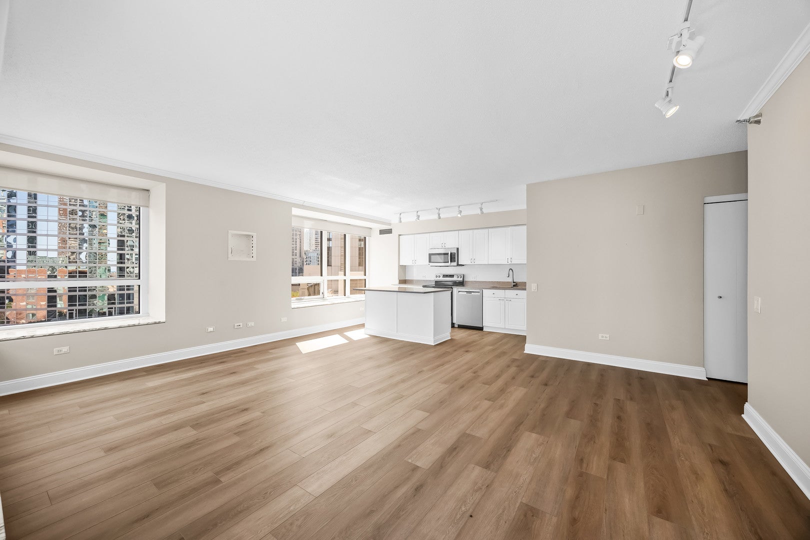 512 N Mcclurg Court 507