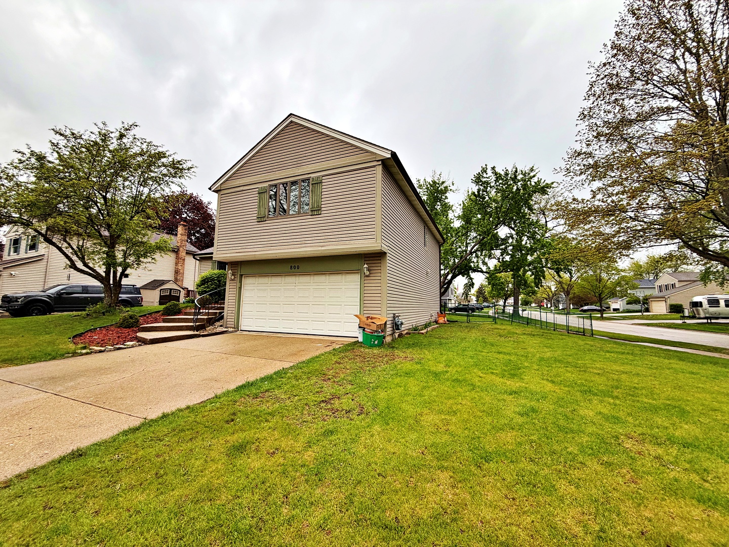 800 W Beechtree Lane