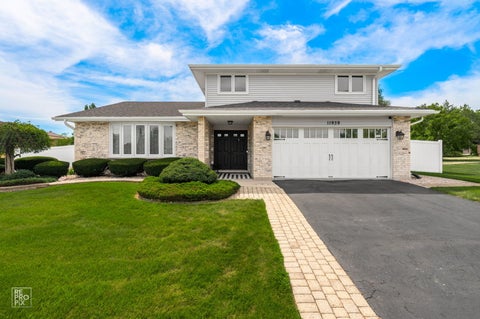 Photo of 11939 S Pinecreek Drive, Orland Park, IL 60467 (MLS # 12754982)