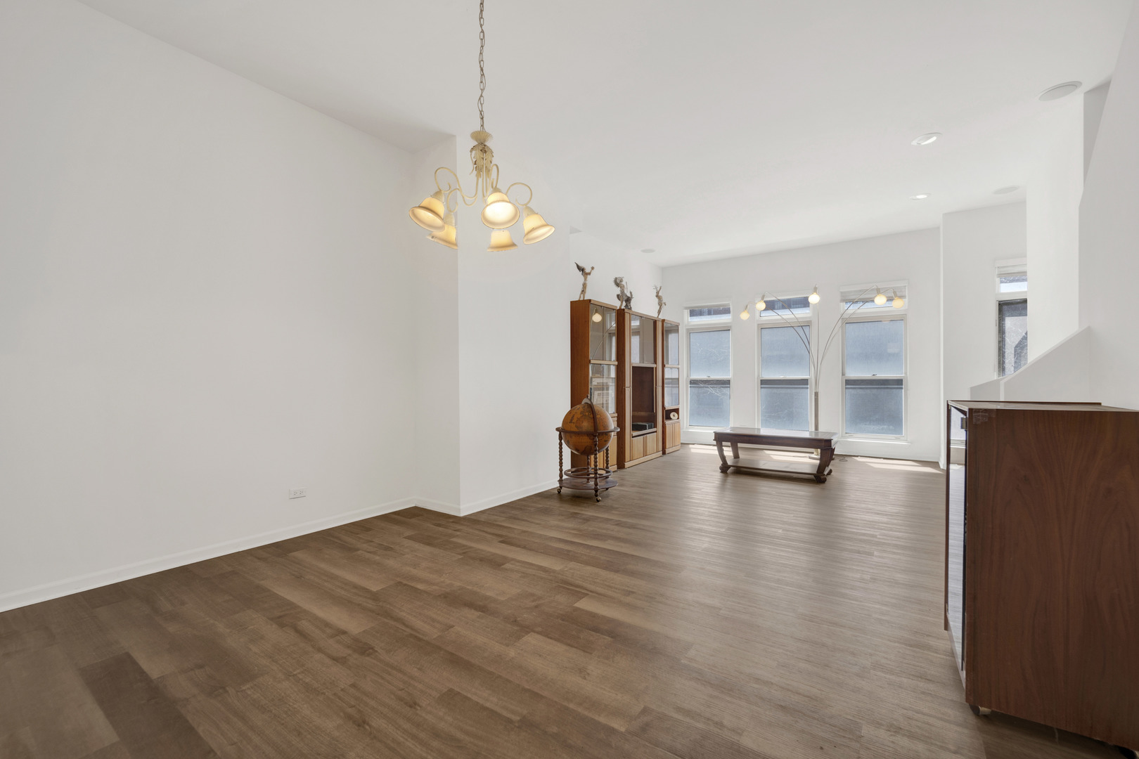 814 W 15th Place