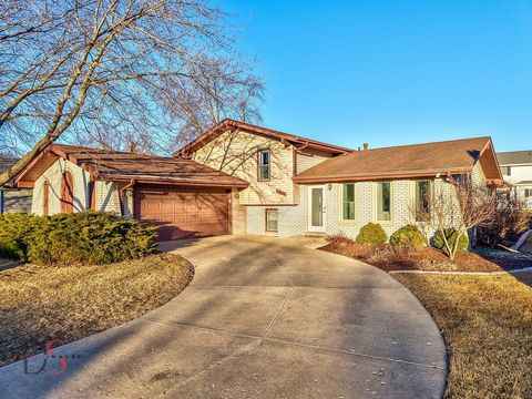 Tiny photo for 2704 Cherie Lane, Ottawa, IL 61350 (MLS # 12572771)