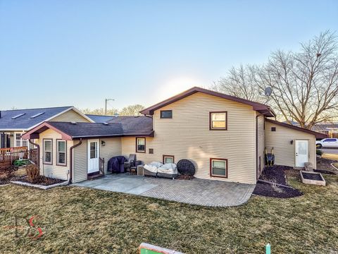 Tiny photo for 2704 Cherie Lane, Ottawa, IL 61350 (MLS # 12572771)