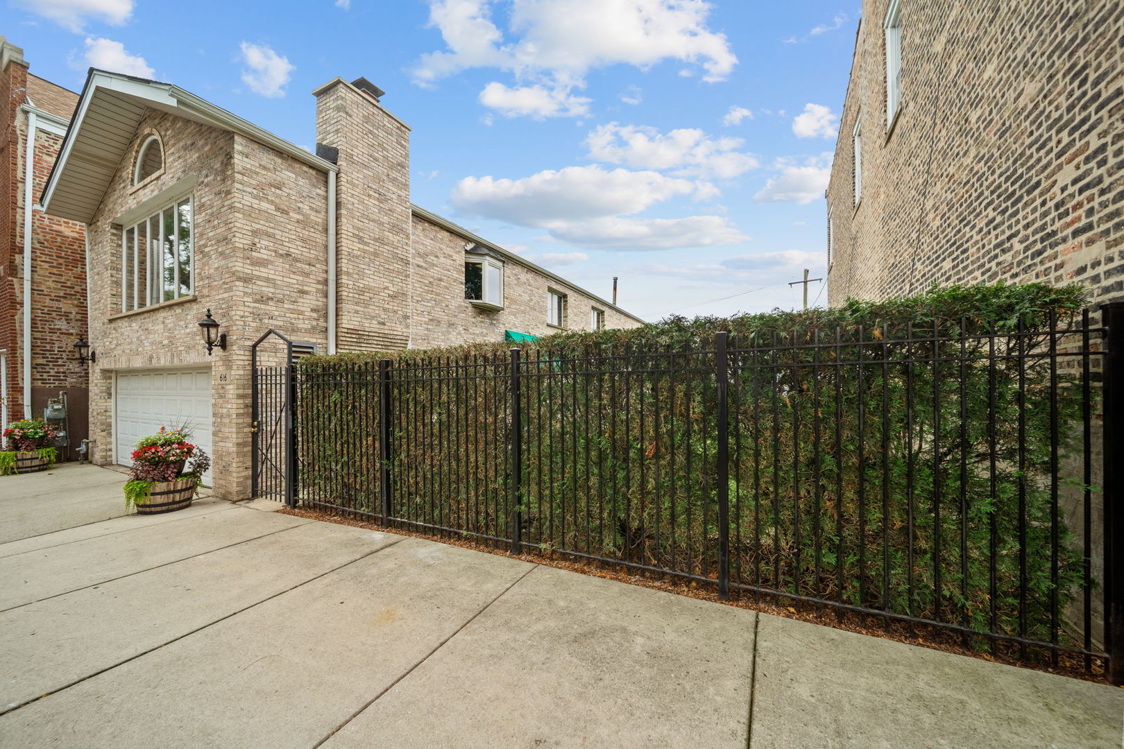 614 W 37th Street