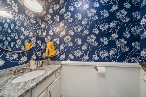 Tiny photo for Mundelein, IL 60060 (MLS # 12574645)