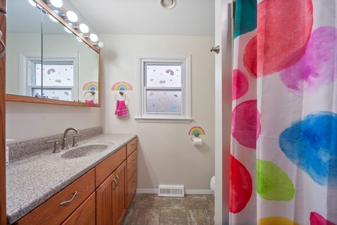 Tiny photo for Mundelein, IL 60060 (MLS # 12574645)