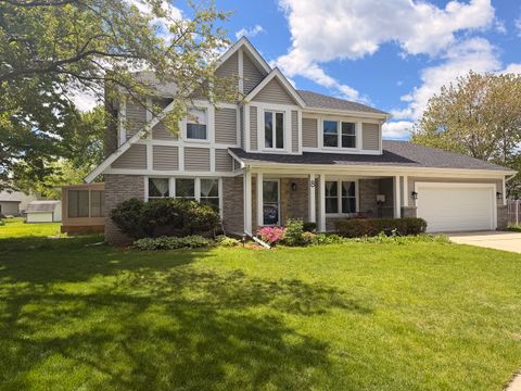 8 Hampton Court Mundelein IL 60060