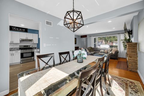 Tiny photo for 522 S Craig Place, Lombard, IL 60148 (MLS # 12466300)