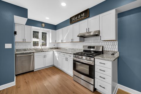 Tiny photo for 522 S Craig Place, Lombard, IL 60148 (MLS # 12466300)