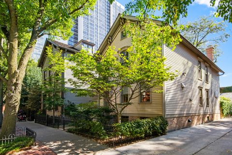 229 W Eugenie Street Chicago IL 60614