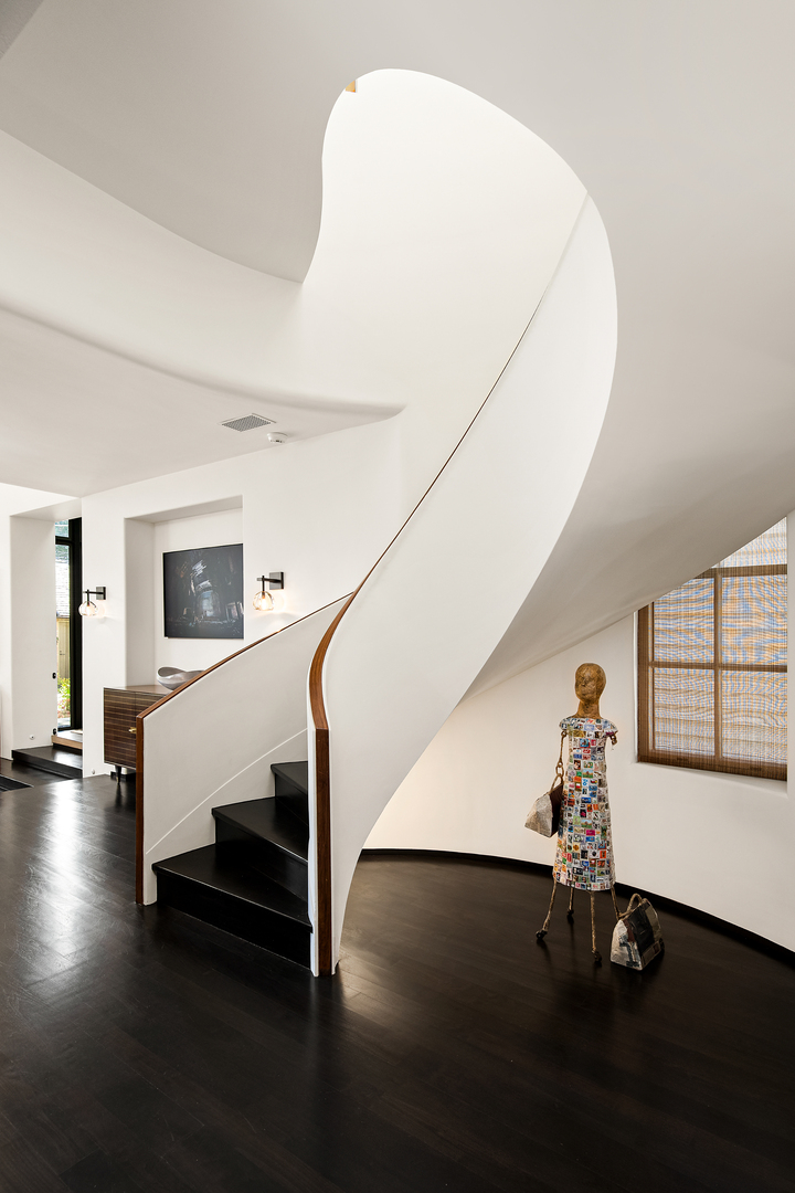 229 W Eugenie Street