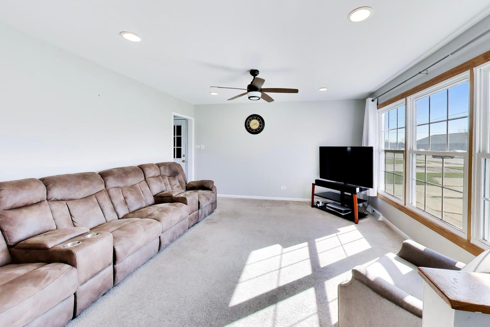 2N135 Bloomingdale Road