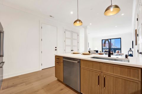 Tiny photo for 5630 N Broadway Street #4E, Chicago, IL 60660 (MLS # 12593170)