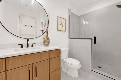 Tiny photo for 5630 N Broadway Street #4E, Chicago, IL 60660 (MLS # 12593170)