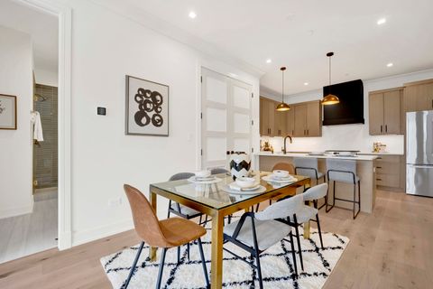 Tiny photo for 5630 N Broadway Street #4E, Chicago, IL 60660 (MLS # 12593170)