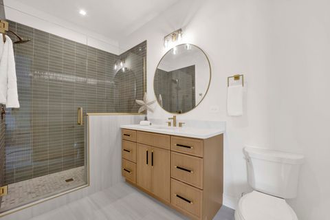 Tiny photo for 5630 N Broadway Street #4E, Chicago, IL 60660 (MLS # 12593170)