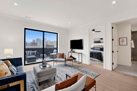 Tiny photo for 5630 N Broadway Street #4E, Chicago, IL 60660 (MLS # 12593170)