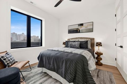 Tiny photo for 5630 N Broadway Street #4E, Chicago, IL 60660 (MLS # 12593170)