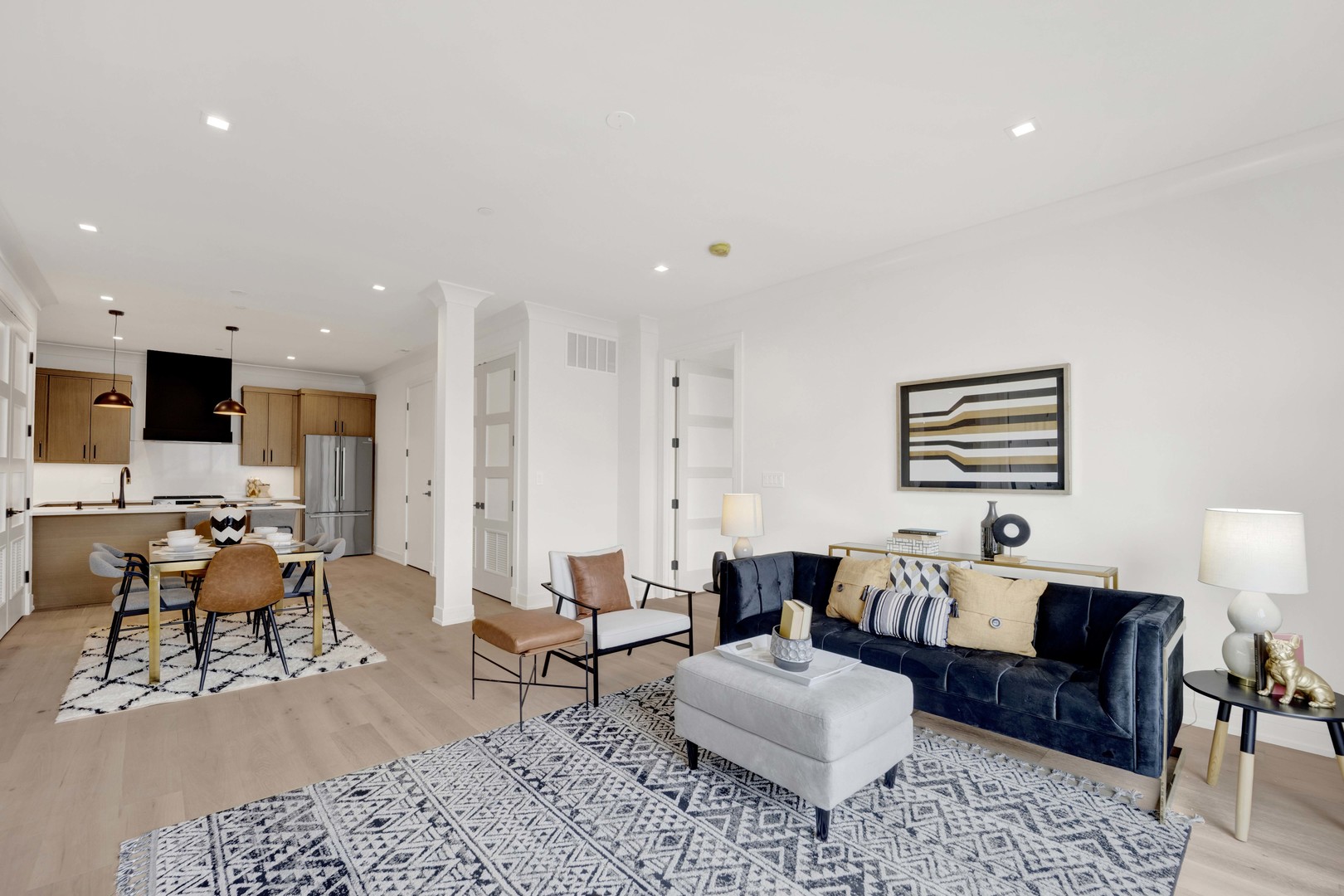 5630 N Broadway Street 4E