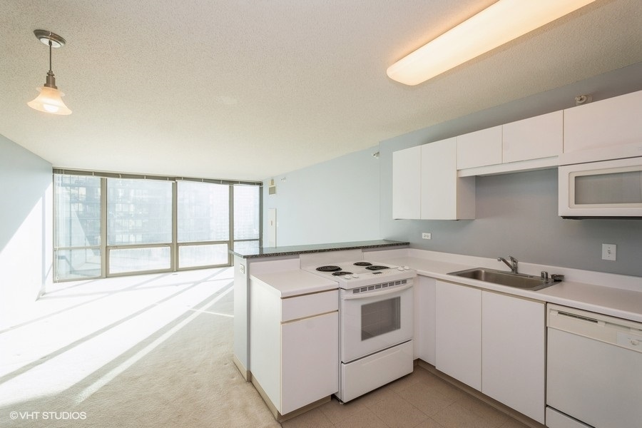 2 E Erie Street 1804