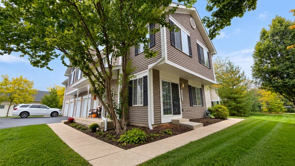 1331 LOWELL DR, SOUTH ELGIN, IL 60177 - Image 3cb1ef5e2a60531329fa0f1085e4e95f/1636050836