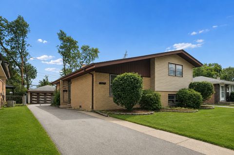 Photo of 4425 W Jean Street, Alsip, IL 60803 (MLS # 12681383)