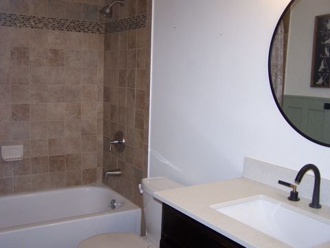 Tiny photo for 604 Devonshire Court #B, McHenry, IL 60050 (MLS # 12530805)