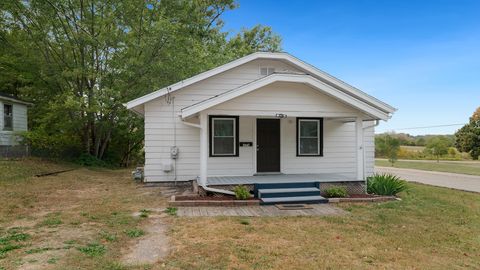 Photo of 326 Carbaugh Avenue, Rockford, IL 61101 (MLS # 12491209)