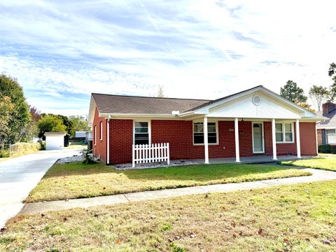 Tiny photo for 807 N Otis Street, Marion, IL 62959 (MLS # 12794602)