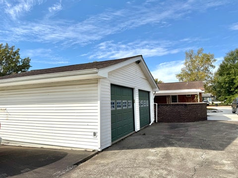 Tiny photo for 807 N Otis Street, Marion, IL 62959 (MLS # 12794602)