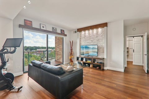 Tiny photo for 6420 Double Eagle Drive #609, Woodridge, IL 60517 (MLS # 12783108)
