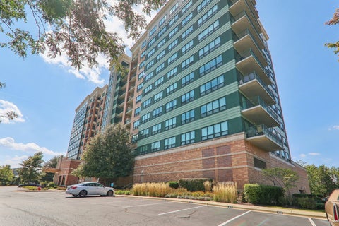 Tiny photo for 6420 Double Eagle Drive #609, Woodridge, IL 60517 (MLS # 12783108)