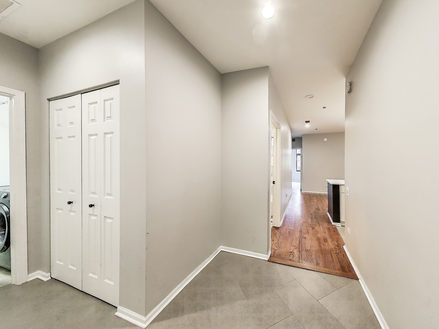 33 W Huron Street 412