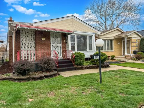 Tiny photo for 9726 S La Salle Street, Chicago, IL 60628 (MLS # 12617692)