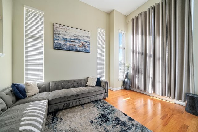 7943 W 92nd Street 7947