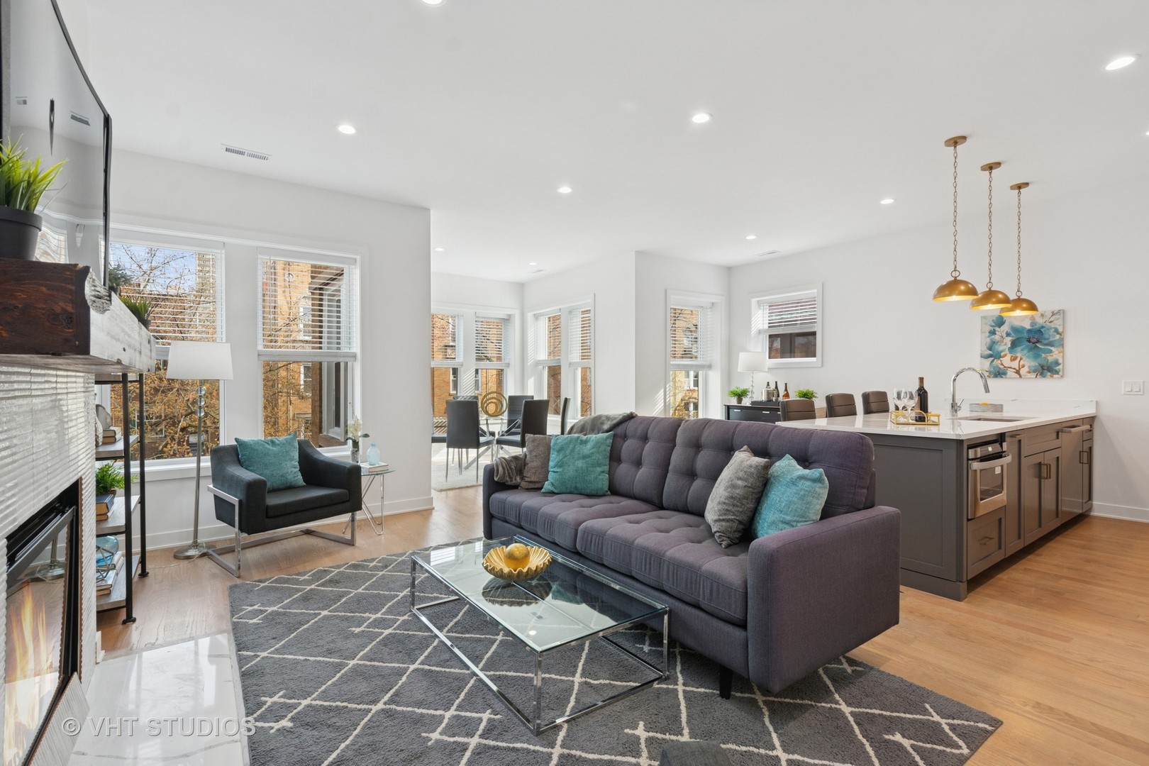 847 W Ainslie Street 3W