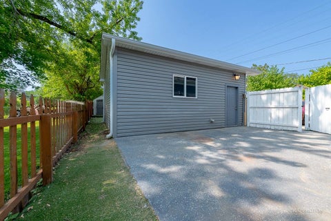Tiny photo for 40 W 36th Place, Steger, IL 60475 (MLS # 12749635)