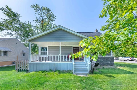 Photo of 40 W 36th Place, Steger, IL 60475 (MLS # 12749635)