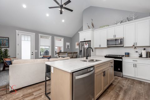 Tiny photo for 100 Great Loop Drive #40, Ottawa, IL 61350 (MLS # 12455318)