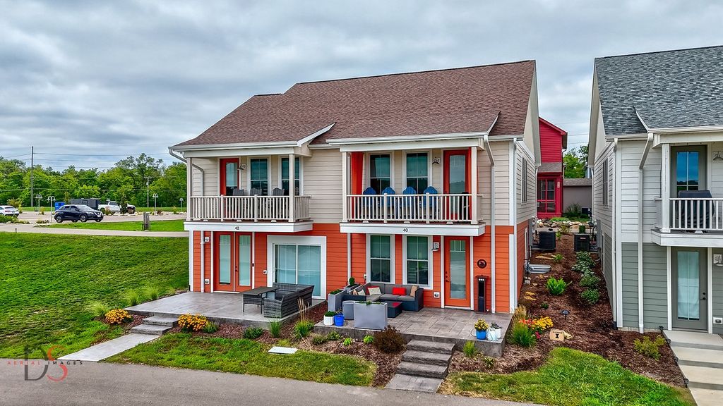 Photo for 100 Great Loop Drive #40, Ottawa, IL 61350 (MLS # 12455318)