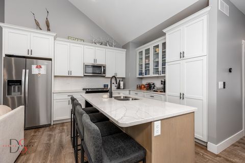 Tiny photo for 100 Great Loop Drive #40, Ottawa, IL 61350 (MLS # 12455318)