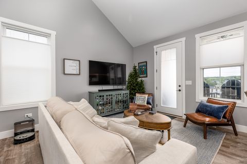 Tiny photo for 100 Great Loop Drive #40, Ottawa, IL 61350 (MLS # 12455318)