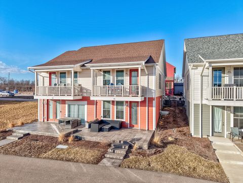 Tiny photo for 100 Great Loop Drive #40, Ottawa, IL 61350 (MLS # 12455318)